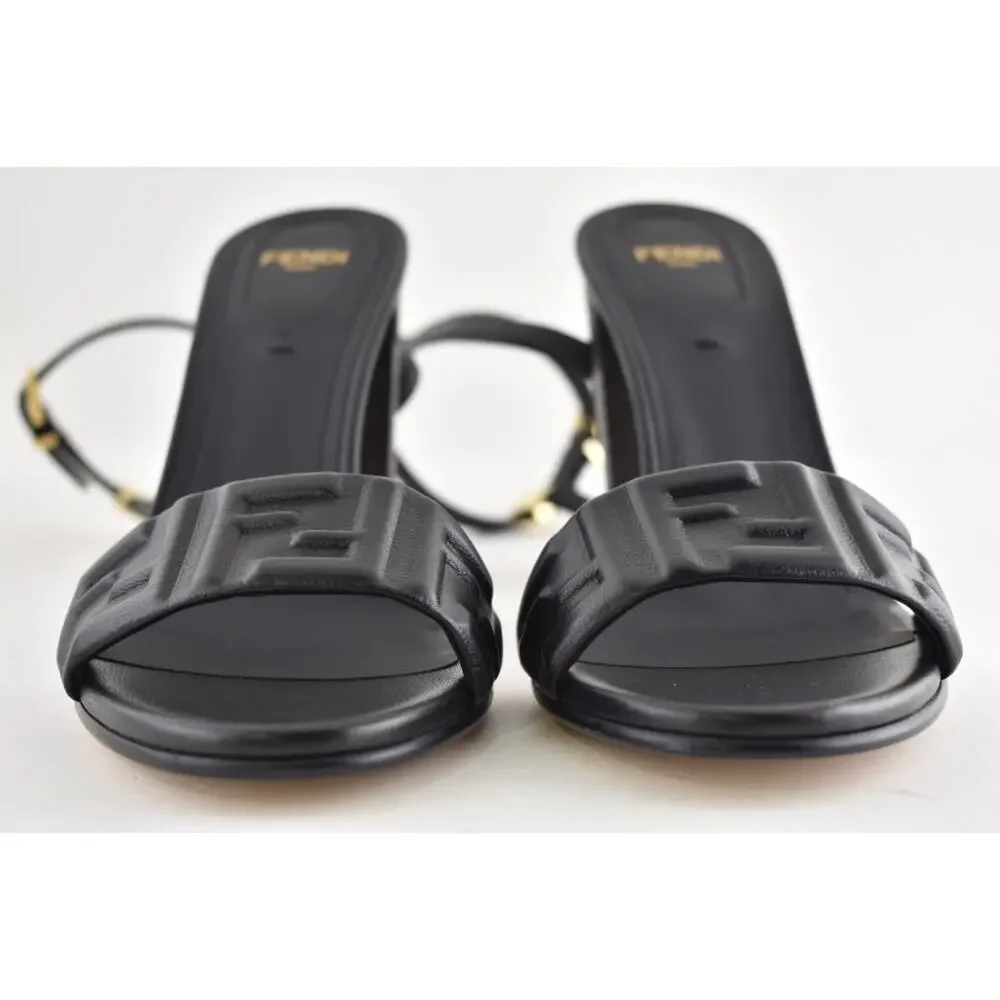 Fendi delfina sandal